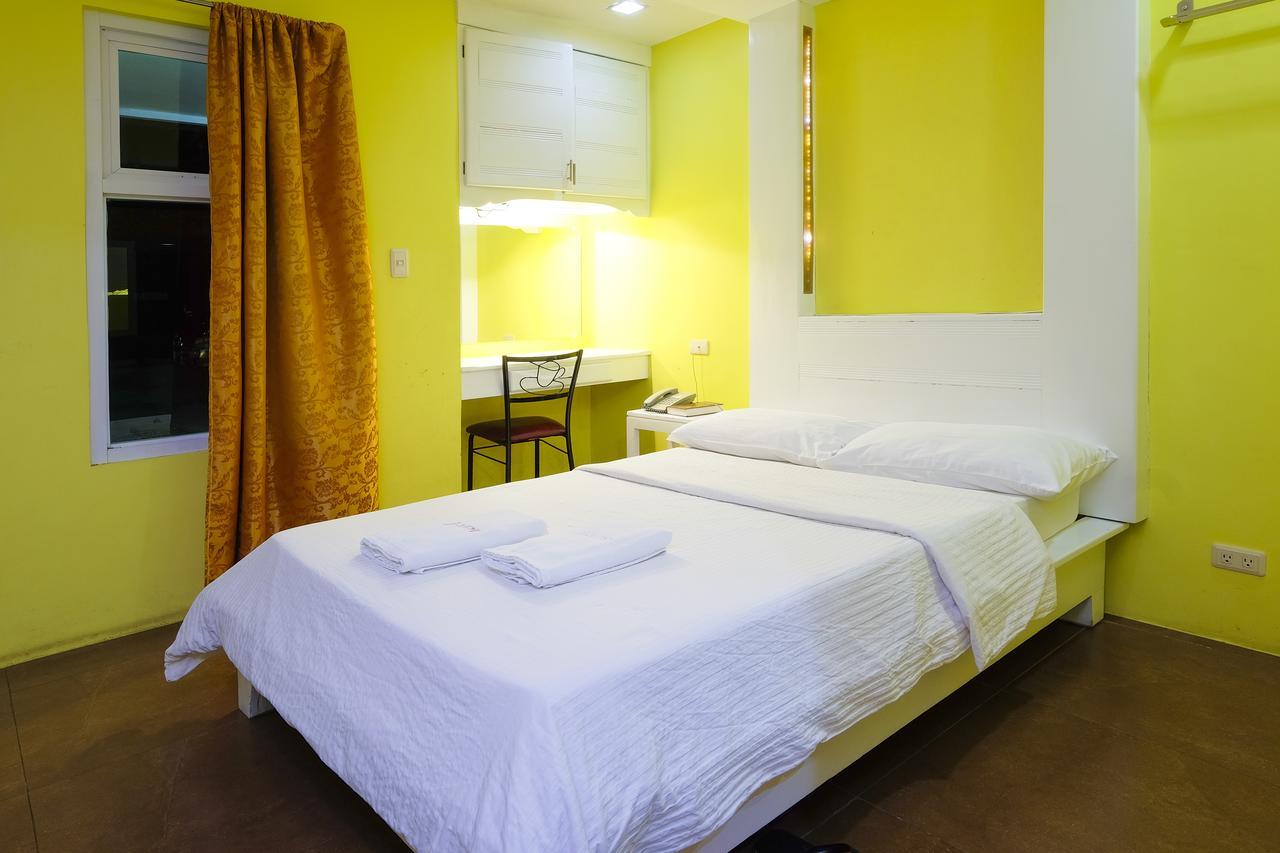 Japi Hotel - Annex Cauayan City  Exterior photo